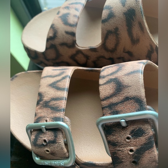 J/Slides leopard slip ons - Picture 5 of 6
